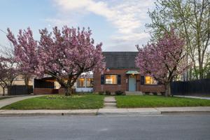 featured image of 1027 W 6th Ave