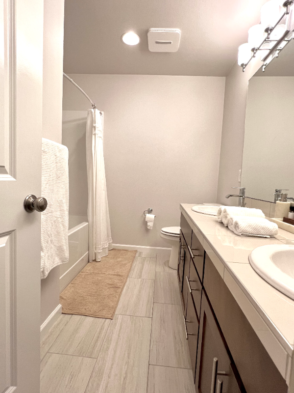8230 S 132nd St - Photo 5 of 15
