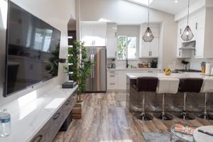 featured image of 11750 Erwin St