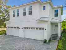 512 S Peninsula Ave - Photo 1 of 1