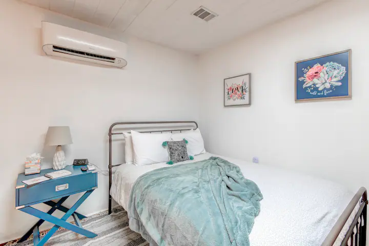 410 Harvard Dr Se #C - Photo 4 of 17