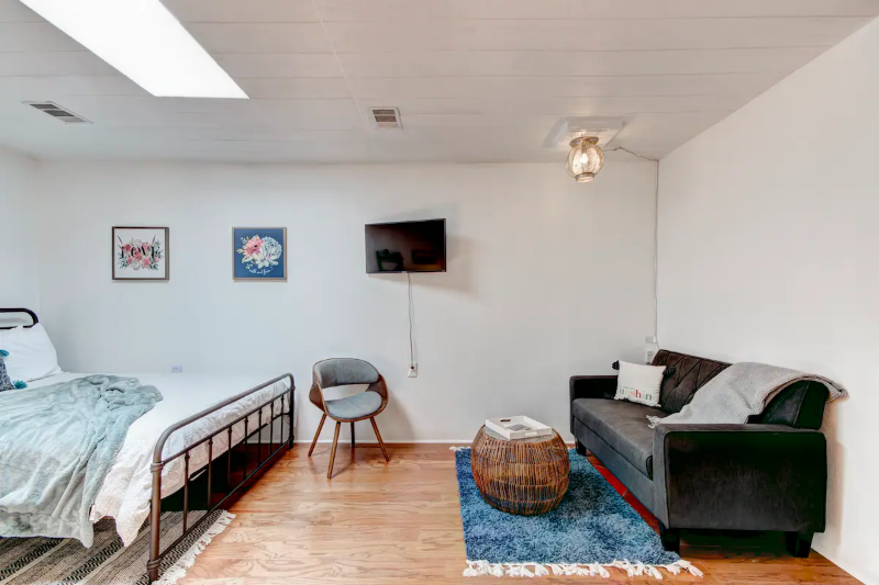 410 Harvard Dr Se #C - Photo 5 of 17