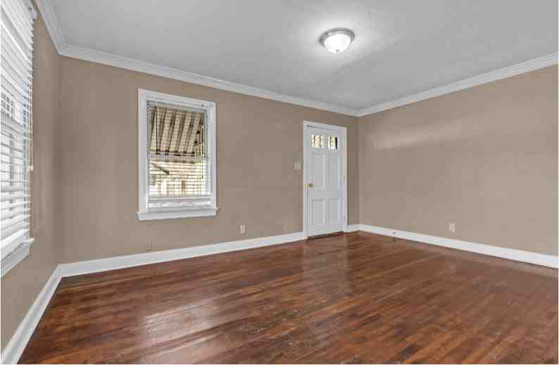 3067 Pershing Ave - Photo 2 of 15