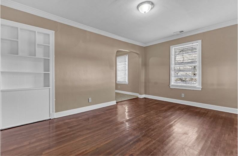 3067 Pershing Ave - Photo 3 of 15
