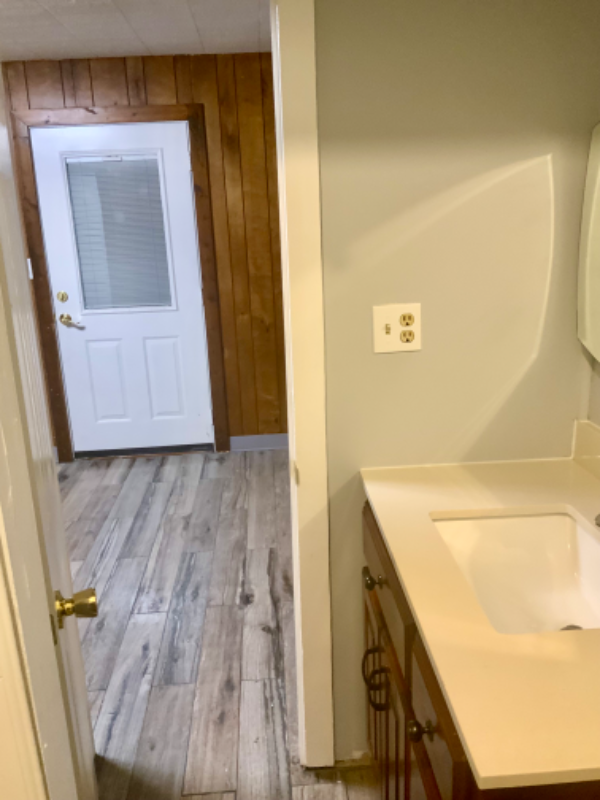 219 Nw Hilton Ave - Photo 2 of 6