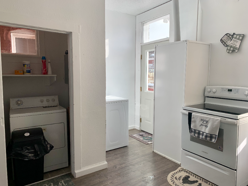 516 W Park St #B - Photo 6 of 12