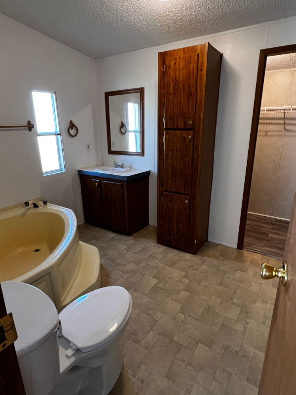 6859 Ne 1st Pl - Photo 7 of 10