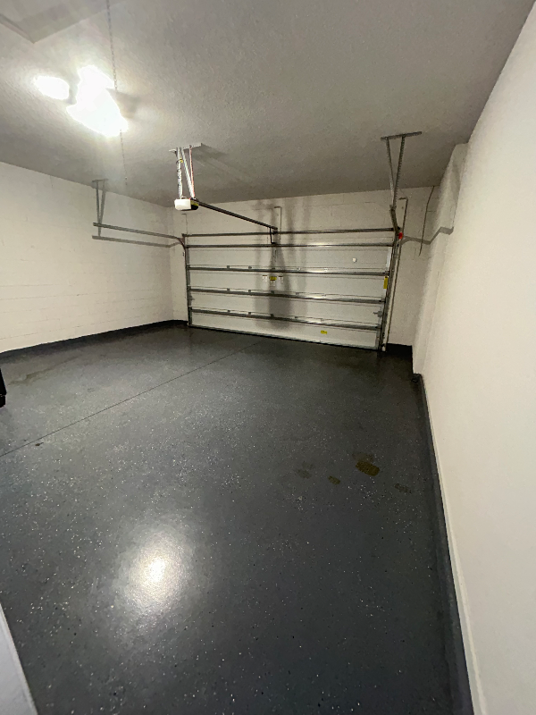 228 Hillcrest Dr - Photo 2 of 22