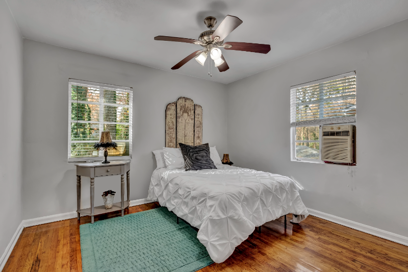 402 Fair Ave - Photo 2 of 3