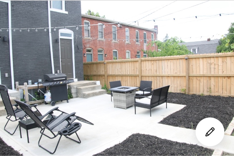 368 Saint Clair Ave #370 - Photo 4 of 4