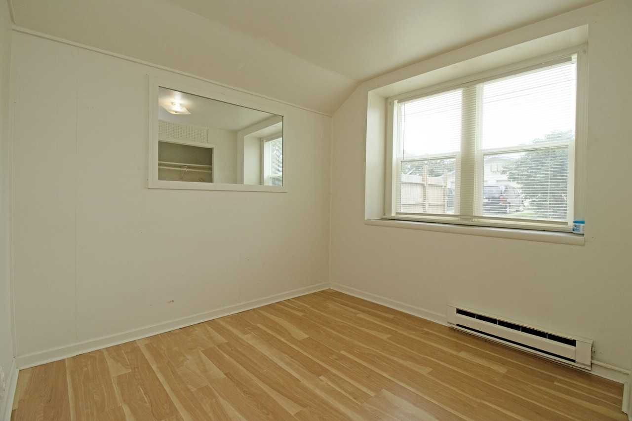 134 1/2 21st Ave N #3 - Photo 6 of 8