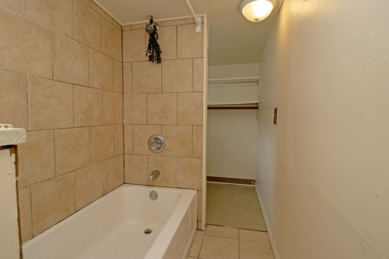 134 1/2 21st Ave N #3 - Photo 7 of 8