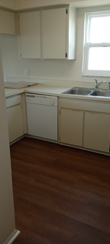 2015 Mcmullen Ave - Photo 4 of 8