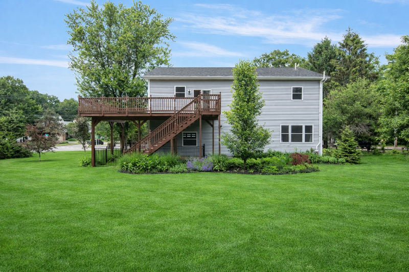 409 Holy Cross Rd - Photo 2 of 32