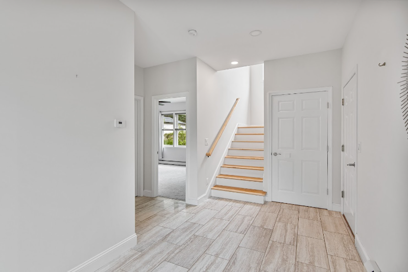 409 Holy Cross Rd - Photo 6 of 32