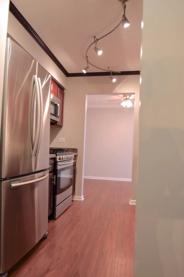 1425 Ashland Ave - Photo 2 of 8