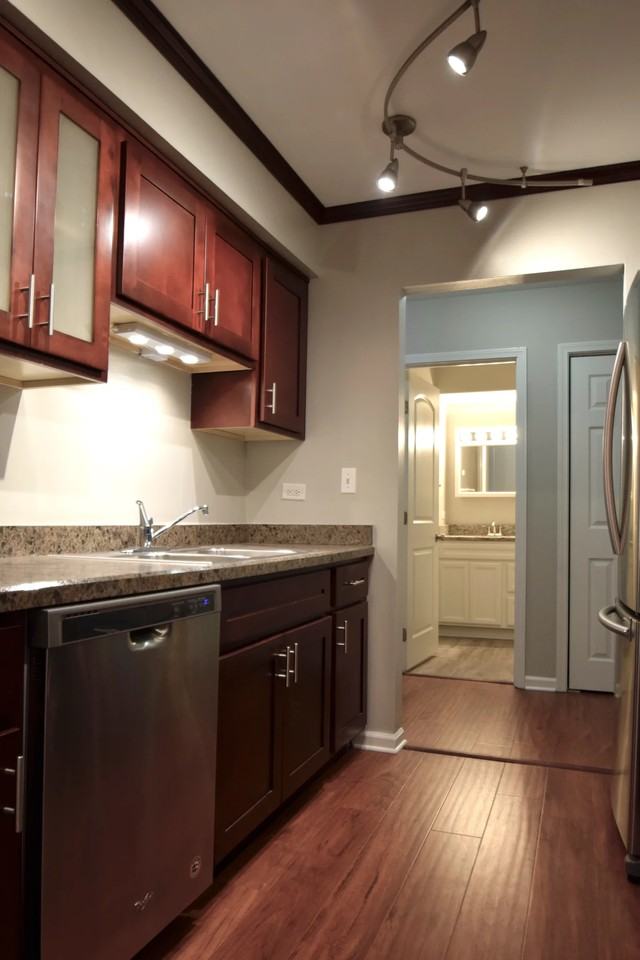 1425 Ashland Ave - Photo 3 of 8