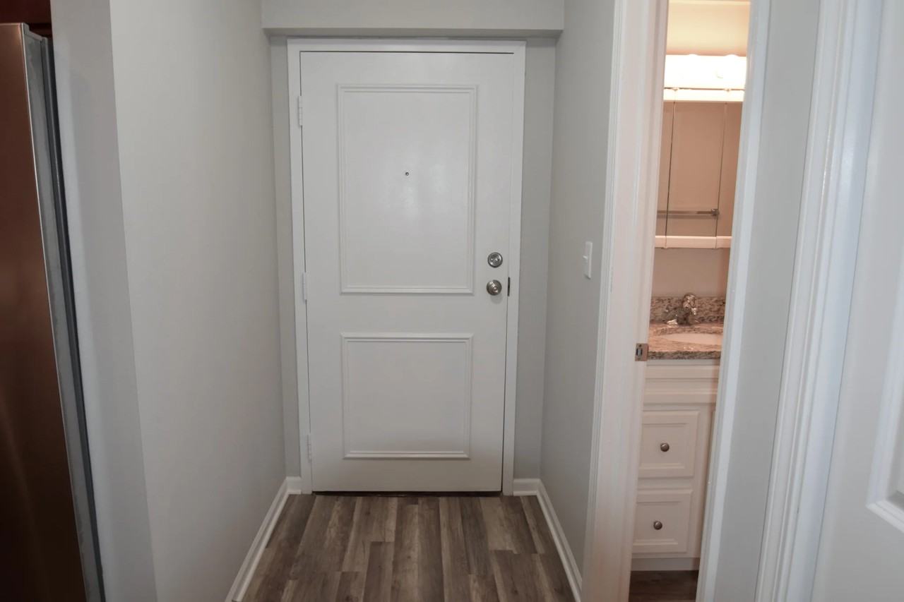 1425 Ashland Ave - Photo 4 of 8