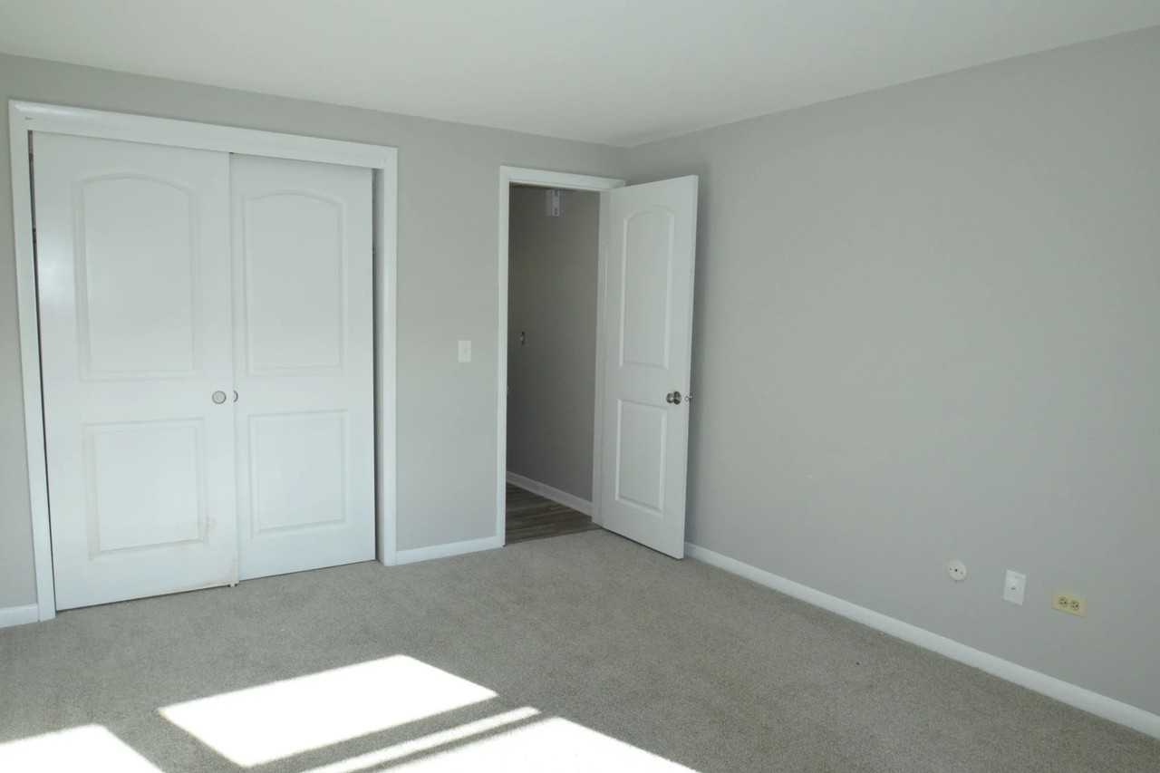 1425 Ashland Ave - Photo 6 of 8