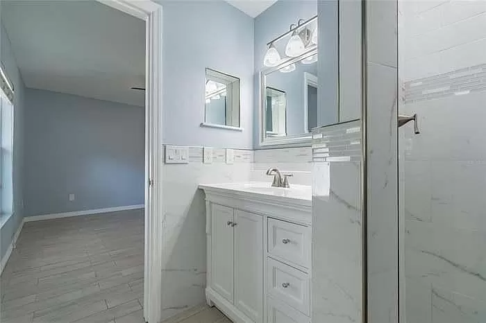 2002 N Saint Vincent St - Photo 7 of 24