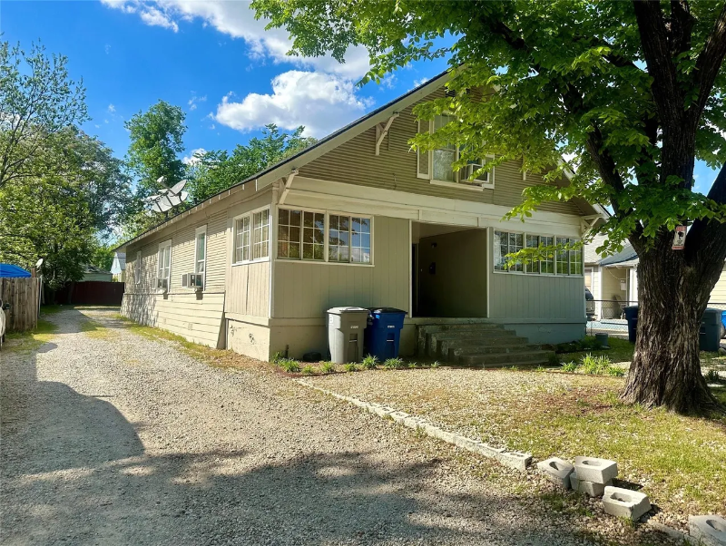 2317 Gilford St #B - Photo 6 of 16