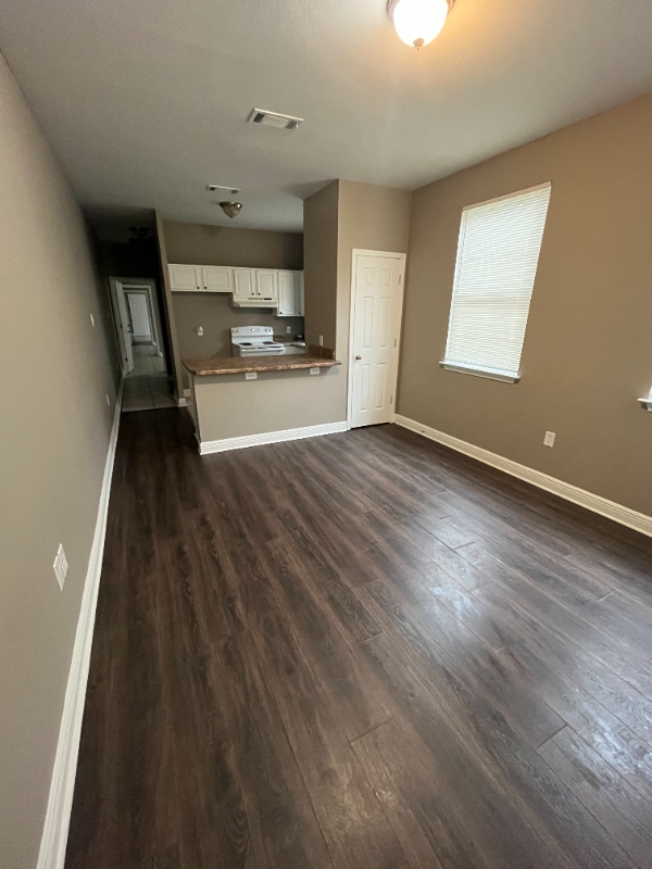 1916 Eagle St - Photo 2 of 23