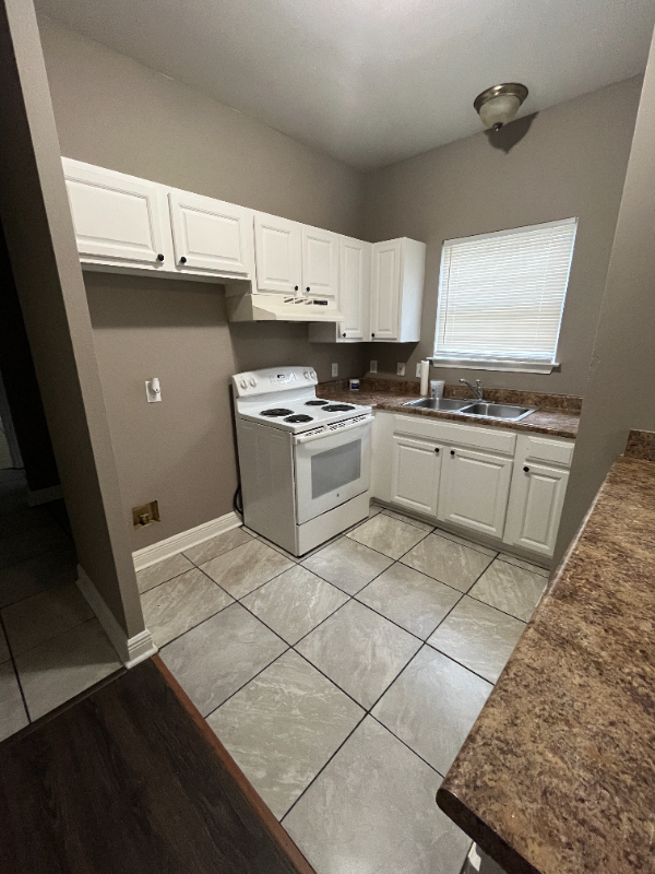 1916 Eagle St - Photo 5 of 23