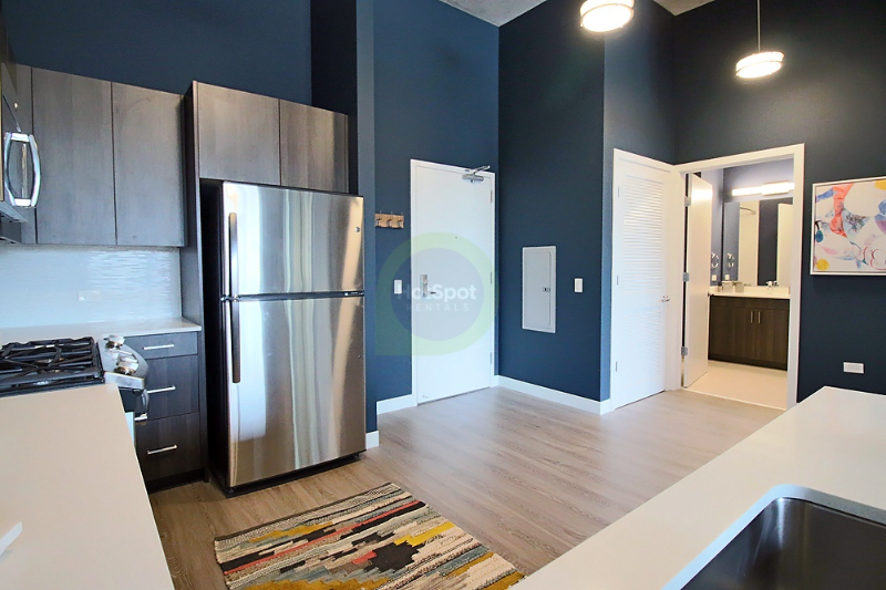 709 N Milwaukee Ave - Photo 6 of 13