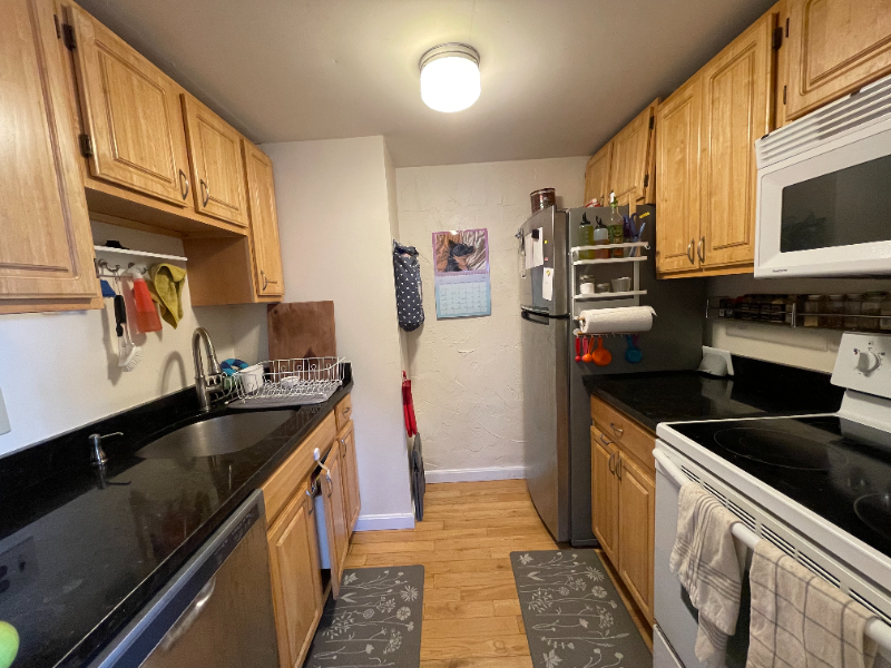 122 Sycamore St #2 - Photo 4 of 20