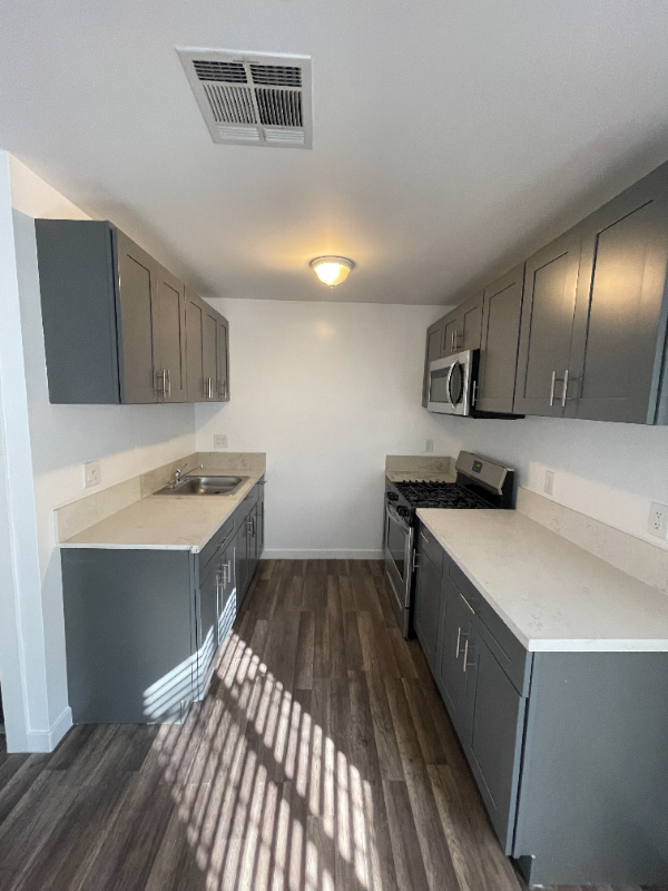 2115 Raymond Ave #2117 - Photo 2 of 14