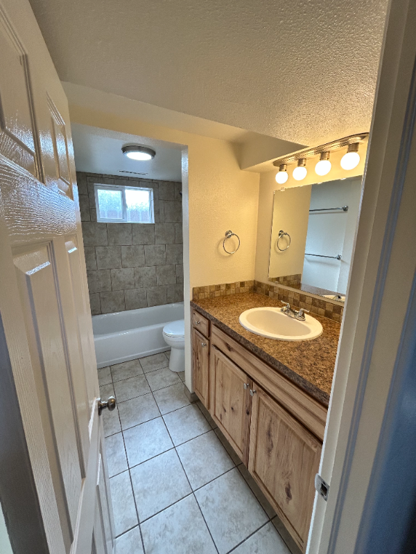 1015 Roosevelt Ave #B1 - Photo 5 of 17