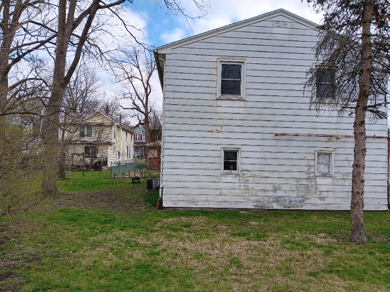 257 Buttonwood Ave - Photo 2 of 14