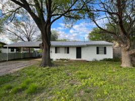featured image of 102 E Pecan St