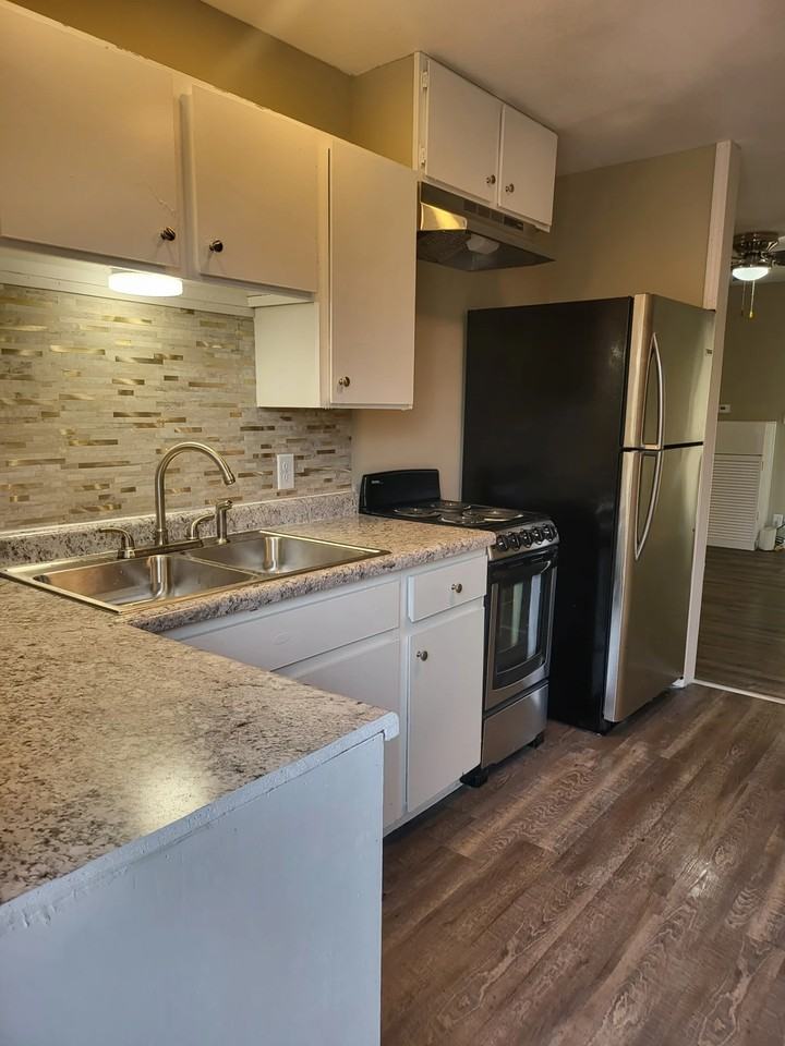 734 N Country Acres Ave #303 - Photo 4 of 10