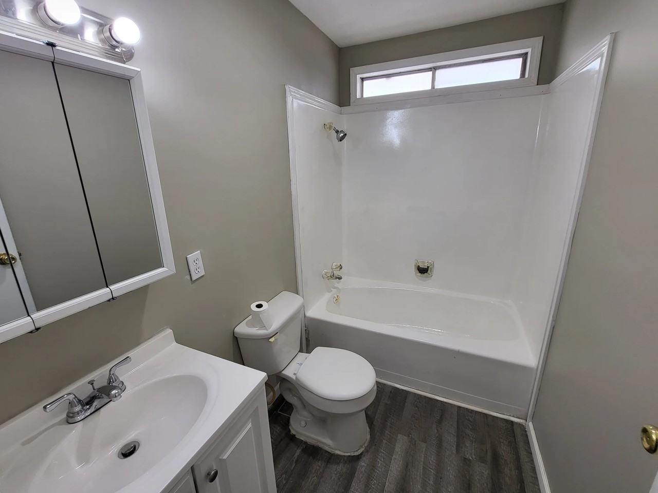 734 N Country Acres Ave #303 - Photo 7 of 10