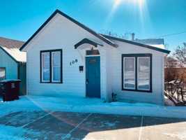 featured image of 108 W Gold St