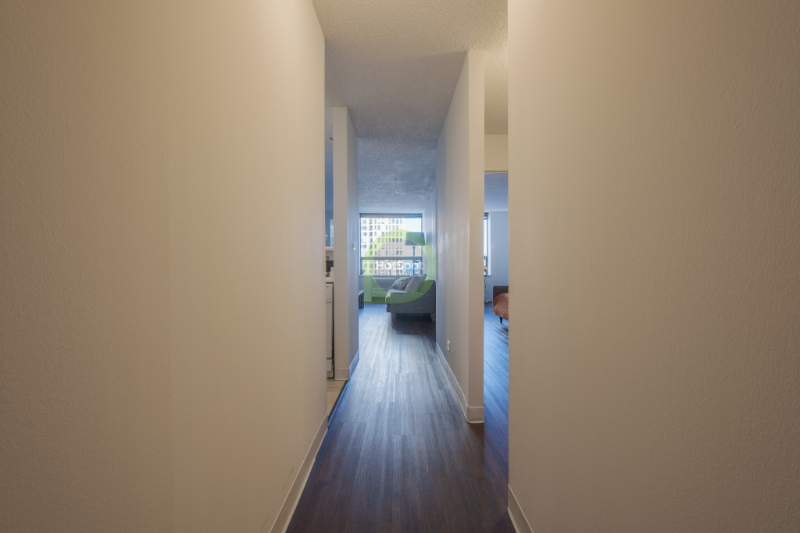 452 E Ohio St - Photo 4 of 14