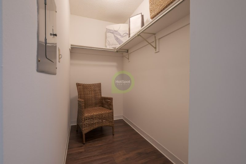 452 E Ohio St - Photo 7 of 14