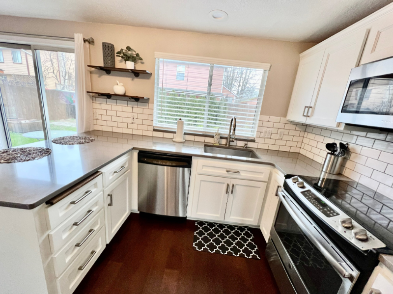 1020 Sw 177th Ter - Photo 3 of 16