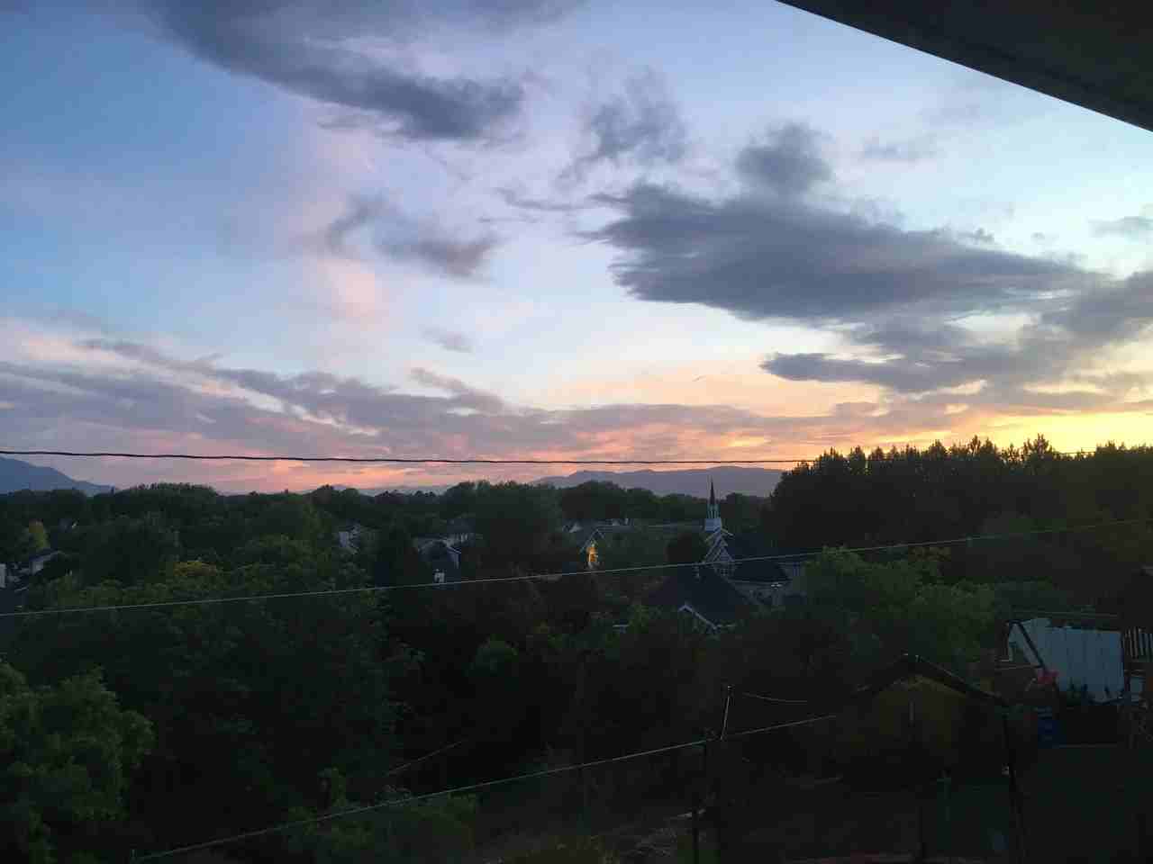 818 S Canyon Rd - Photo 3 of 35