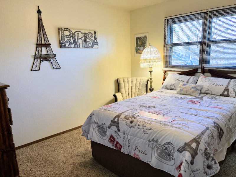 1113 Gilbert St - Photo 7 of 8