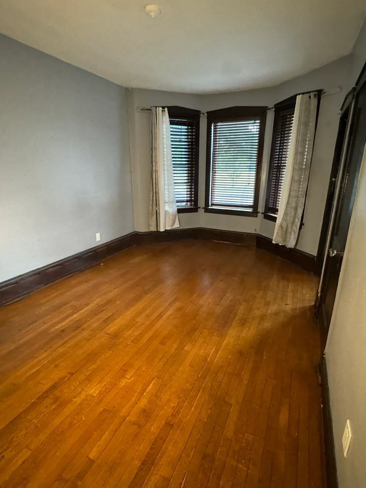 8331 S South Shore Dr #1 - Photo 6 of 17