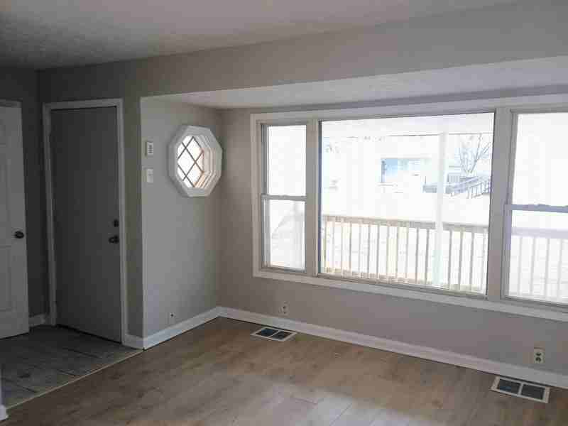 2010 E Laurel St - Photo 4 of 16