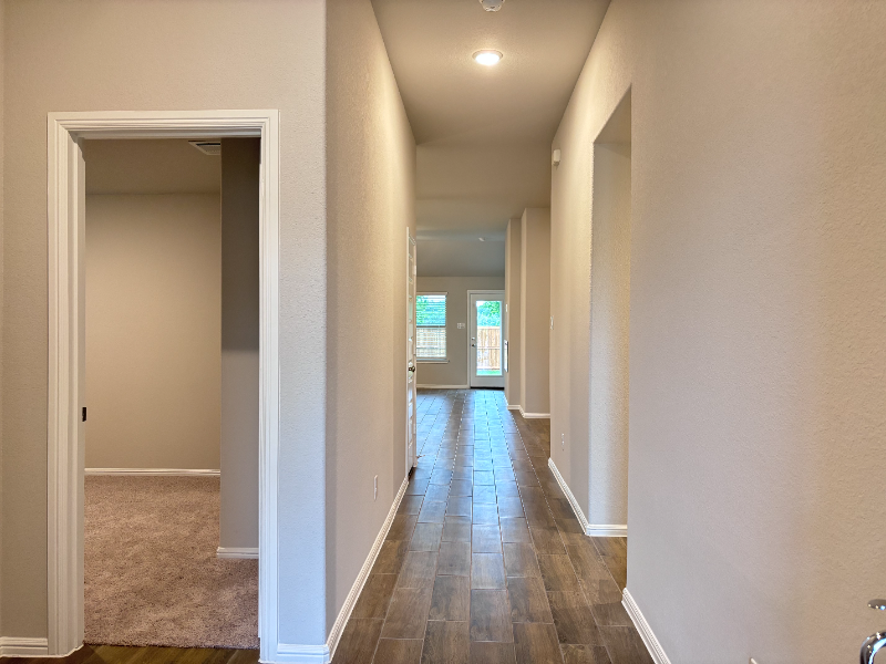 2608 Rambling Rd - Photo 3 of 23