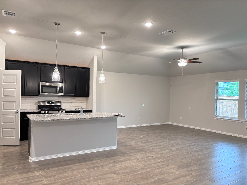 2608 Rambling Rd - Photo 5 of 23