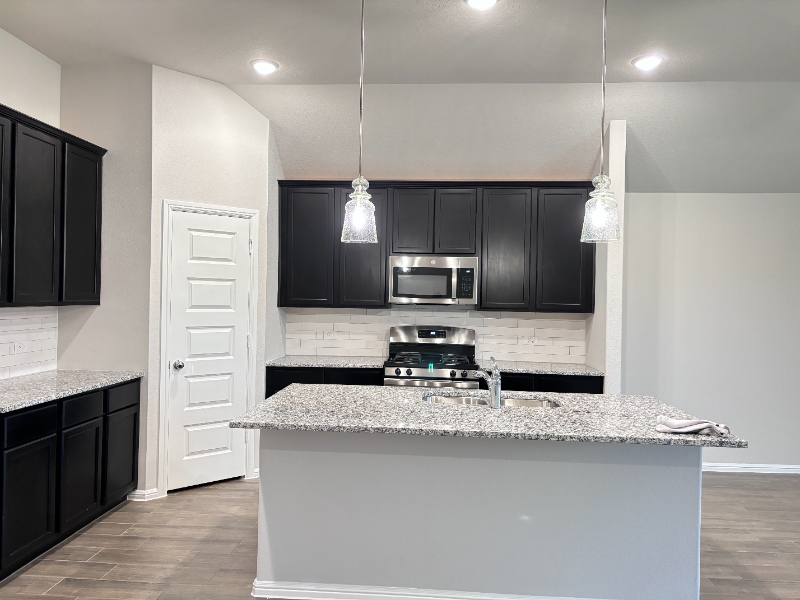 2608 Rambling Rd - Photo 6 of 23