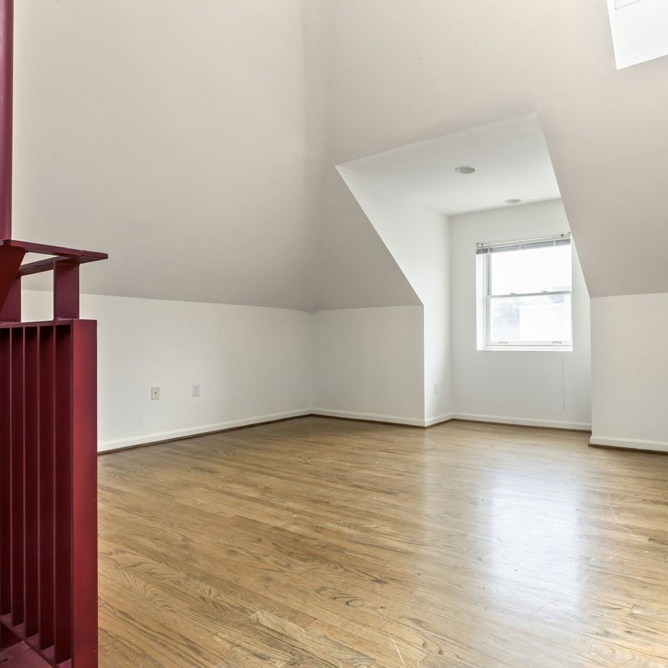 441 Shady Ave #31 - Photo 3 of 7