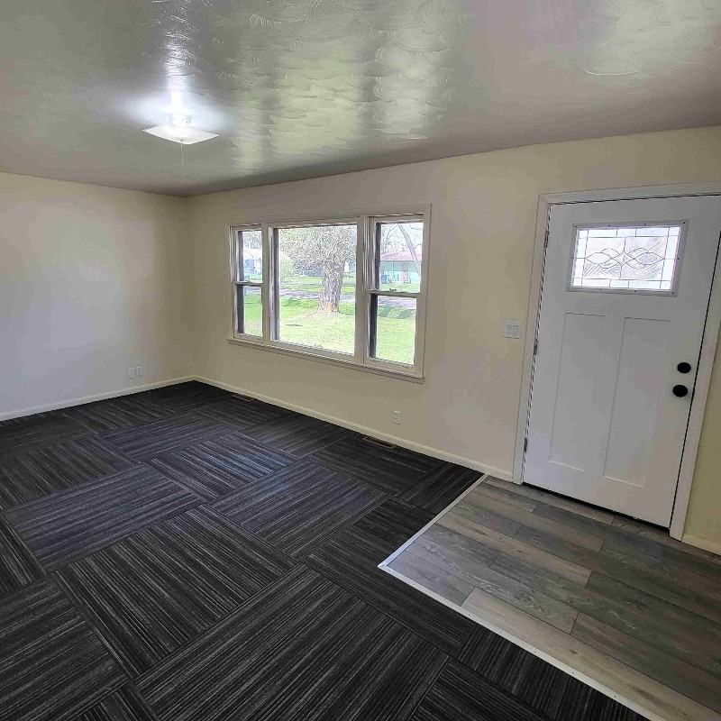 2050 Reggie Dr - Photo 2 of 9