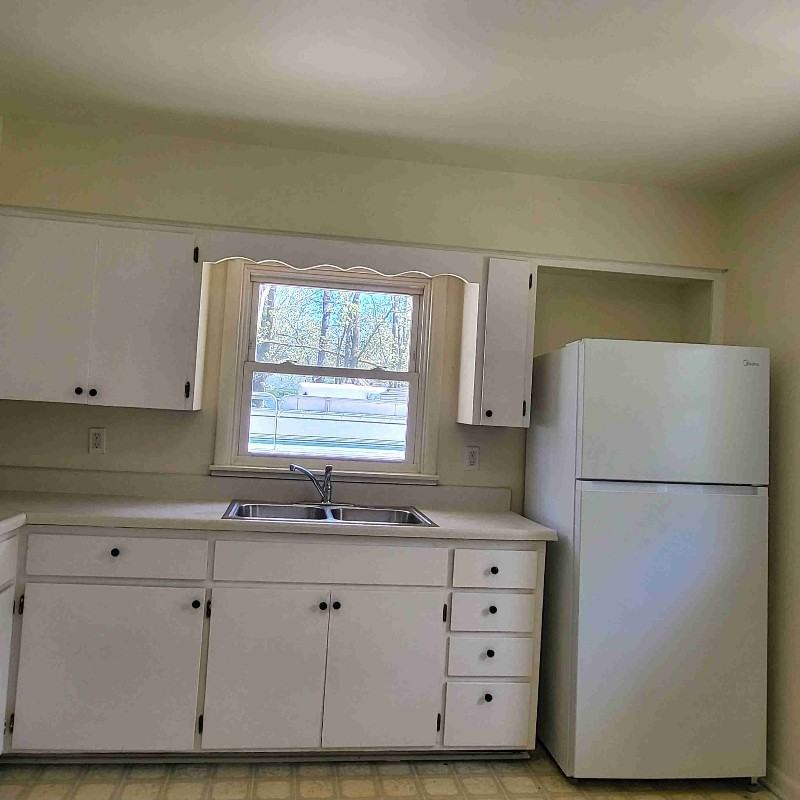 2050 Reggie Dr - Photo 5 of 9