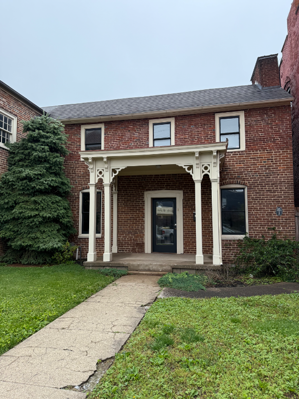 263 N Limestone - Photo 4 of 26